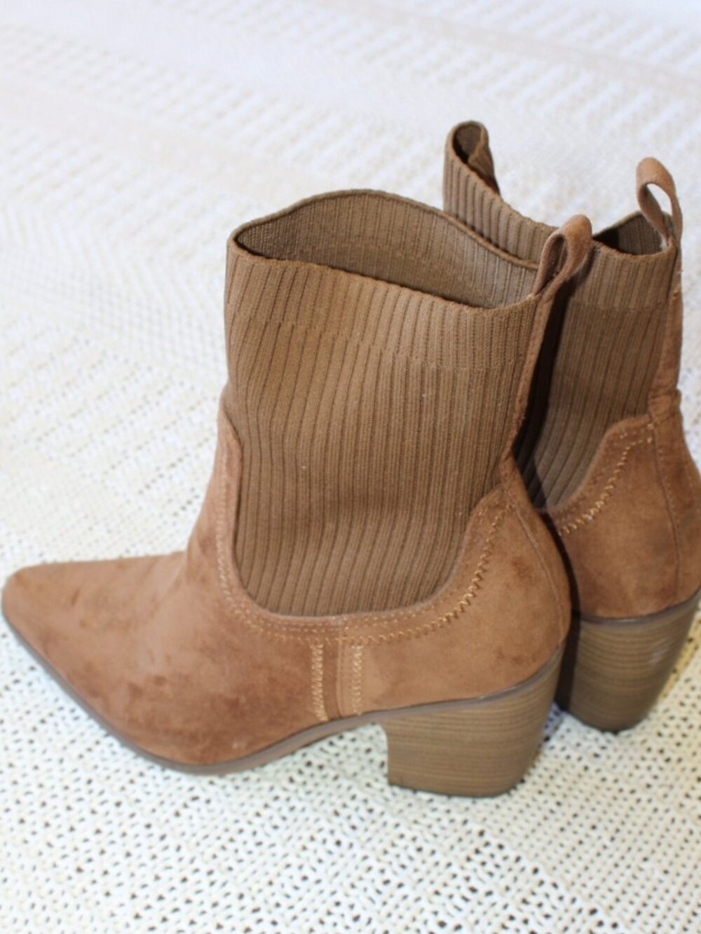 Universal Thread Kinley faux suede ankle boots Size 9 knit sock-like block heel - Picture 2 of 8
